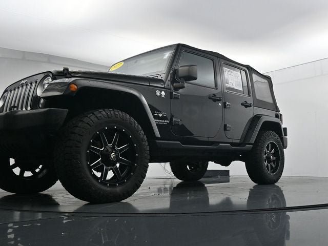 Used 2017 Jeep Wrangler Unlimited Sahara w/ Max Tow Package AWD/4WD image 29