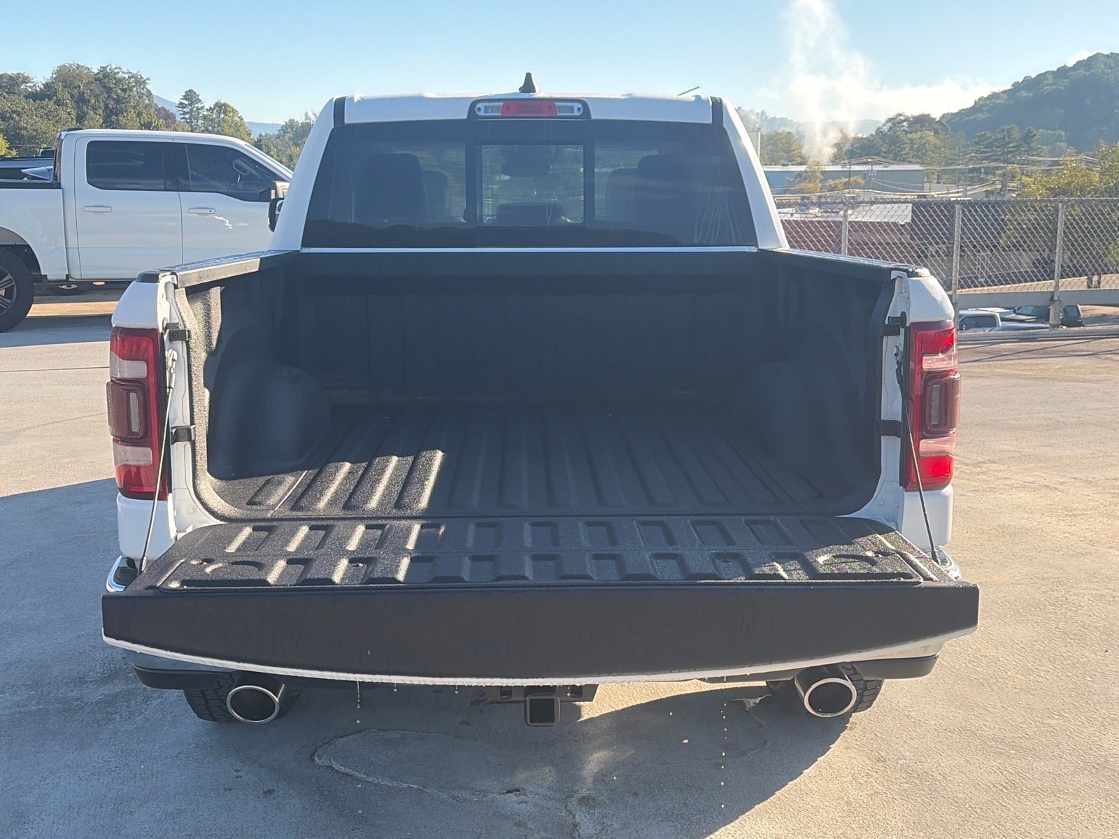 Used 2022 RAM 1500 Laramie AWD/4WD image 19