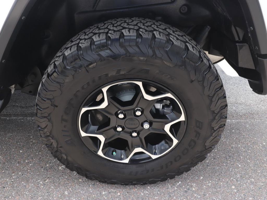 Used 2021 Jeep Wrangler Unlimited Rubicon 4xe w/ Cold Weather Group AWD/4WD image 14