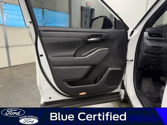 Used 2024 Toyota Highlander XSE FWD image 24