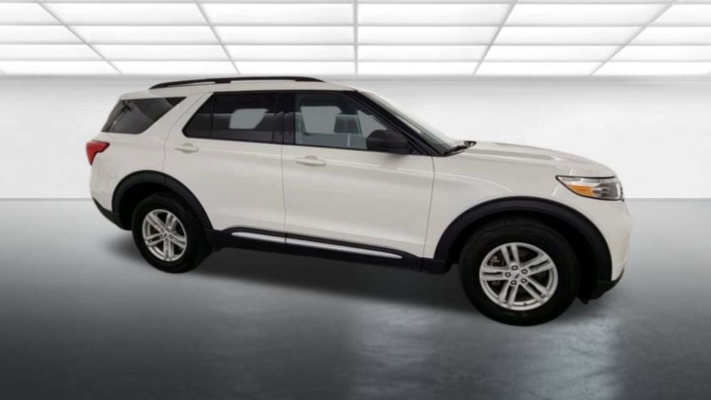 Certified 2023 Ford Explorer XLT AWD/4WD image 9