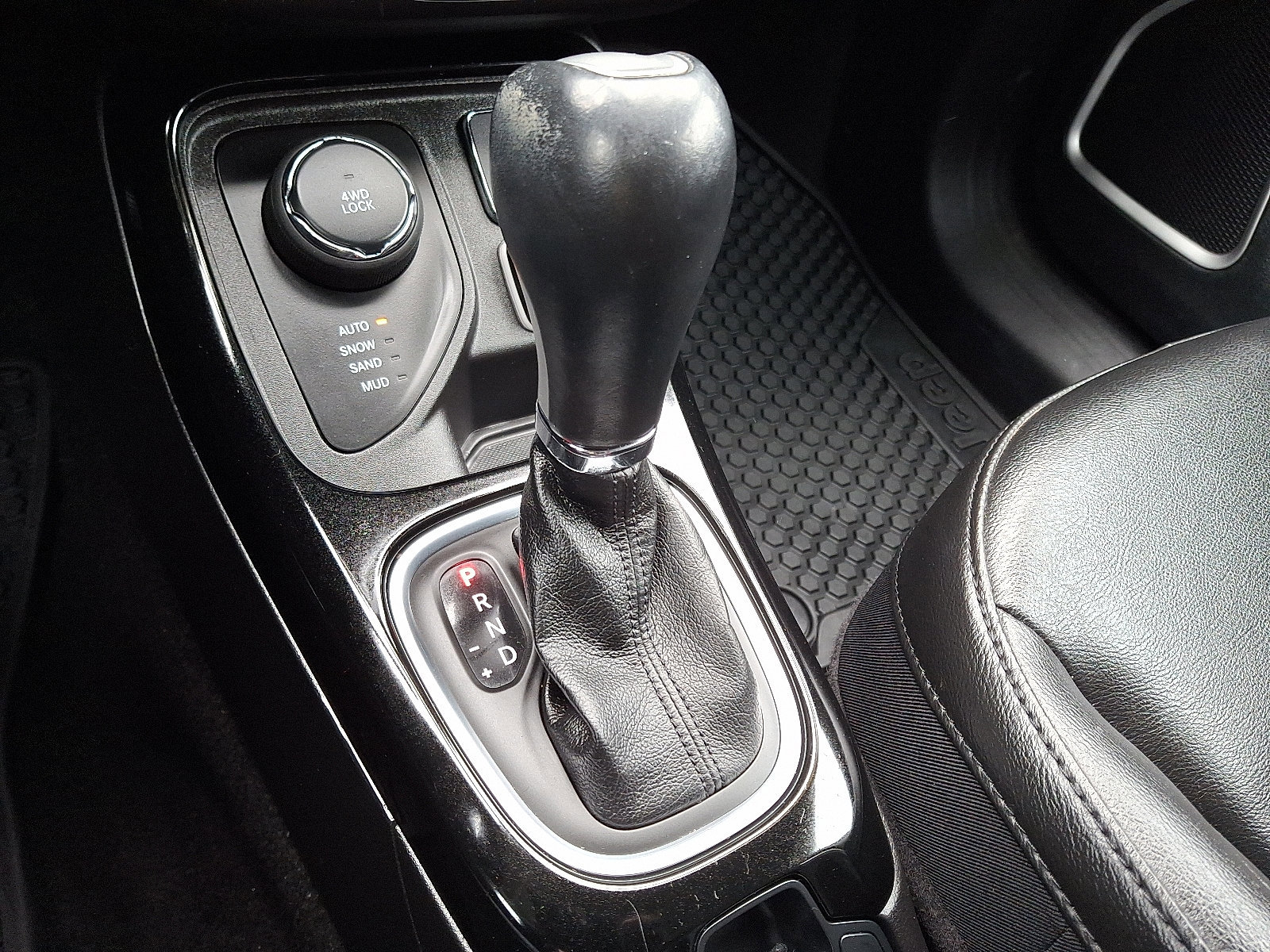 Used 2020 Jeep Compass Latitude image 23