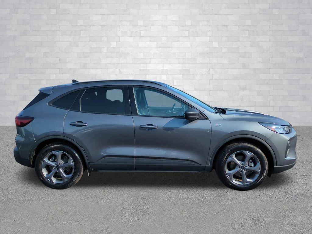 Certified 2025 Ford Escape ST-Line FWD image 3
