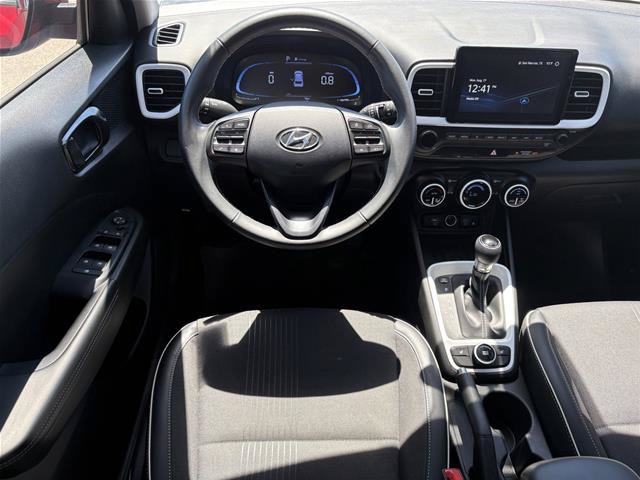 Used 2024 Hyundai Venue Limited FWD image 12