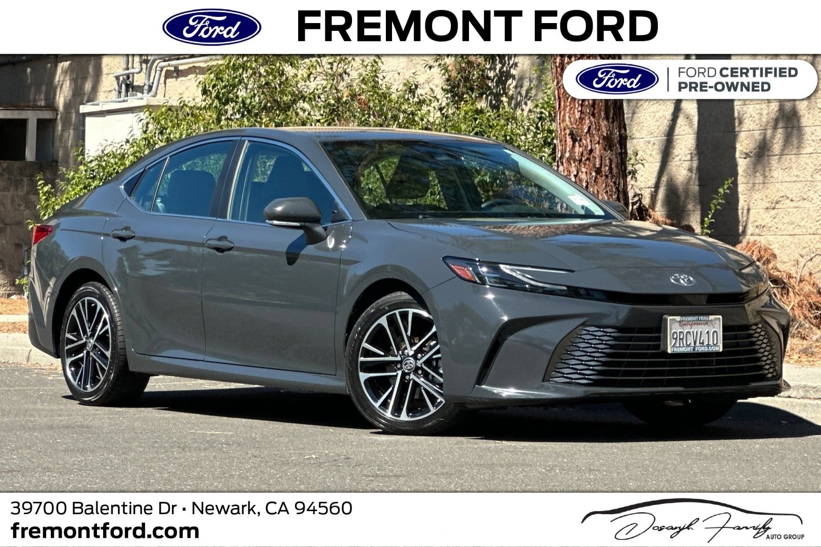 Used 2025 Toyota Camry XLE AWD/4WD image 1