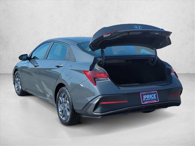Used 2024 Hyundai Elantra SEL image 6