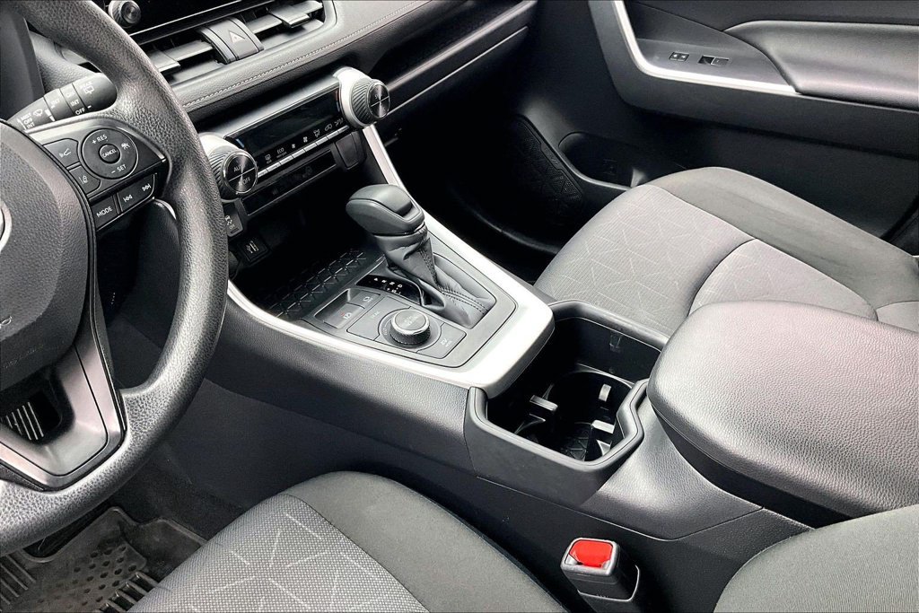 Used 2025 Toyota RAV4 XLE AWD/4WD image 15