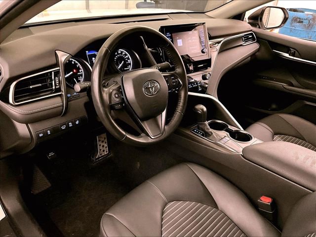 Used 2024 Toyota Camry SE w/ Cold Weather Package FWD image 12