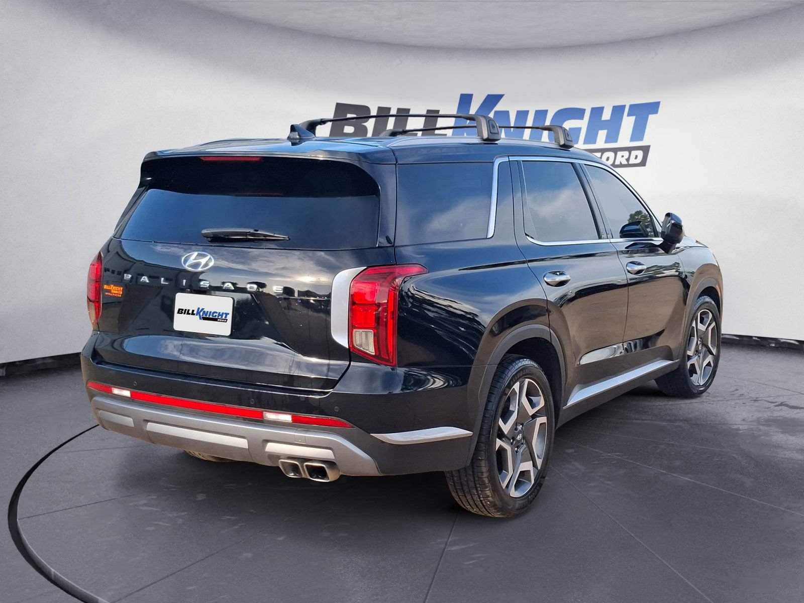 Used 2024 Hyundai Palisade SEL FWD image 3