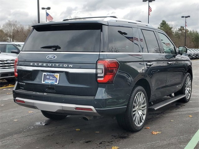 Certified 2022 Ford Expedition Platinum image 3