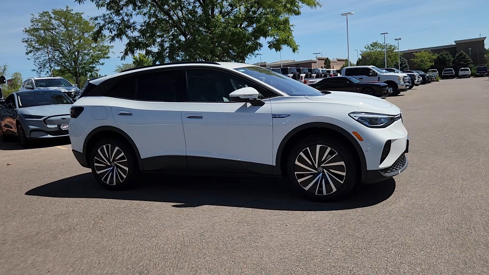 Used 2024 Volkswagen ID.4 Pro AWD/4WD image 9