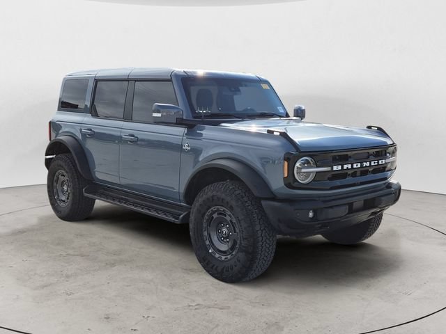 Certified 2025 Ford Bronco Outer Banks w/ Sasquatch Package AWD/4WD image 3
