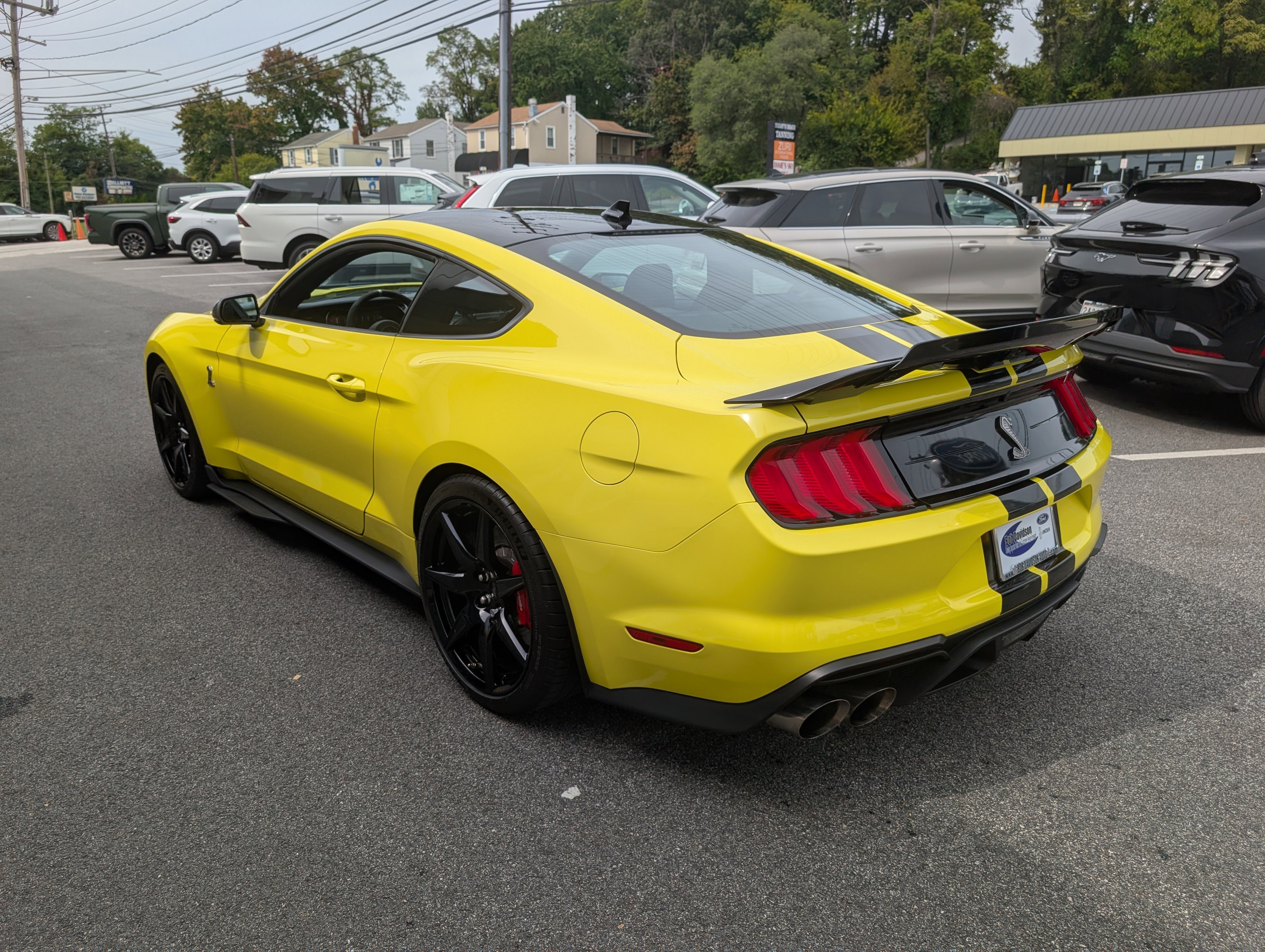 Certified 2021 Ford Mustang Shelby GT500 w/ Carbon Fiber Handling Package image 5