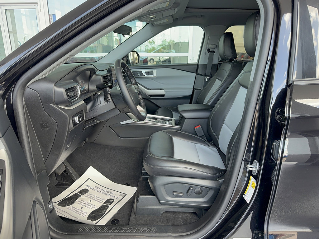 Certified 2023 Ford Explorer XLT w/ Equipment Group 202A AWD/4WD image 11