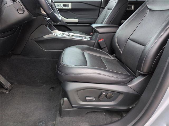 Certified 2022 Ford Explorer Limited w/ Equipment Group 301A AWD/4WD image 16