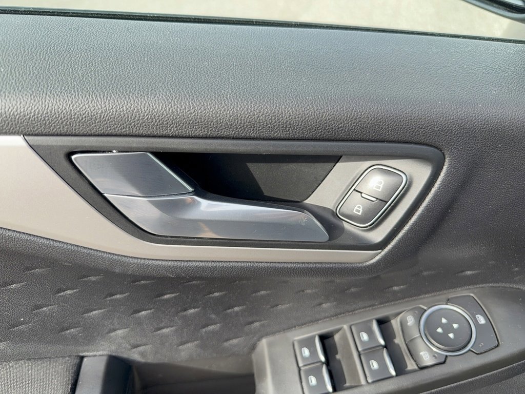 Certified 2020 Ford Escape SE image 9