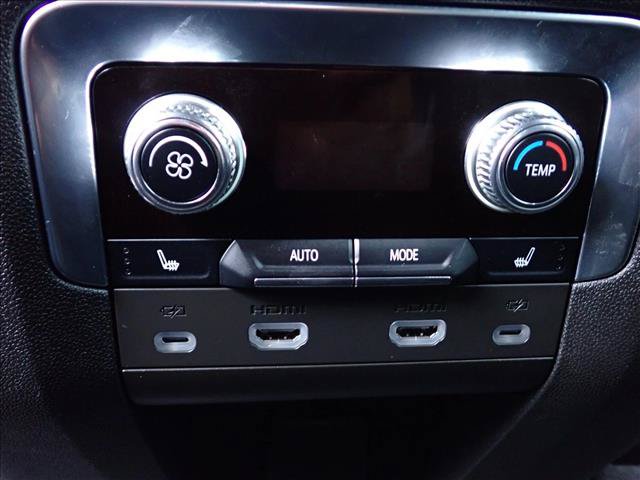 Used 2023 GMC Yukon SLT w/ SLT Premium Package AWD/4WD image 12
