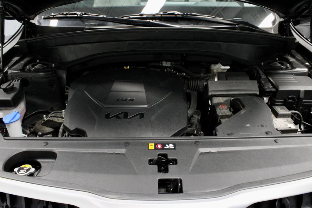 Used 2024 Kia Telluride EX w/ EX Captain's Chair Package FWD image 17