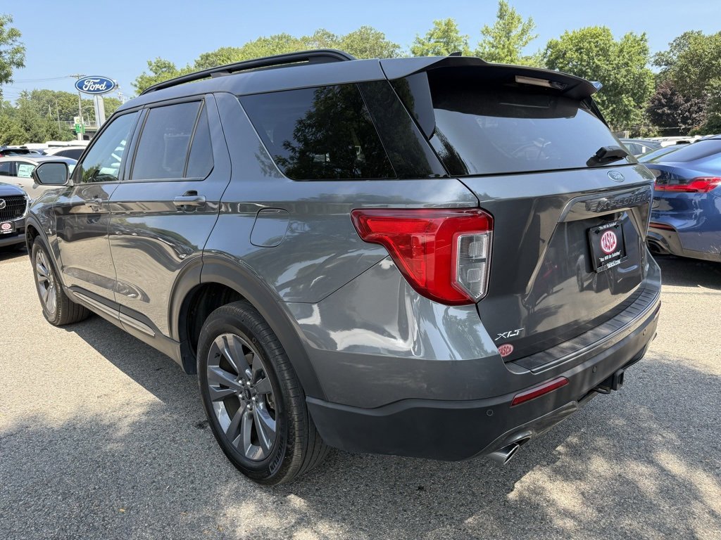 Certified 2023 Ford Explorer XLT w/ Equipment Group 202A image 3