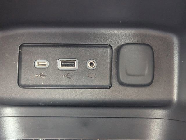 Used 2023 Chevrolet Equinox LS image 21