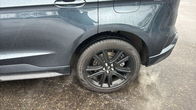 Certified 2023 Ford Edge ST-Line image 28