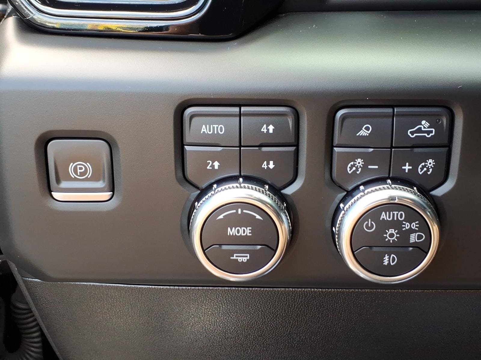 Used 2024 GMC Sierra 2500 AT4X AWD/4WD image 24