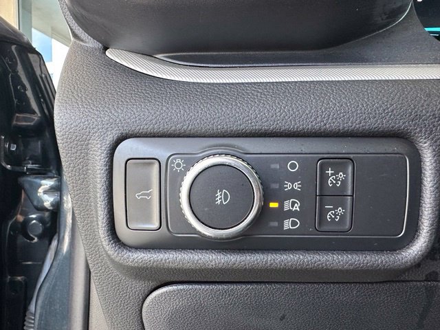 Certified 2022 Ford Explorer XLT w/ Equipment Group 202A RWD image 28