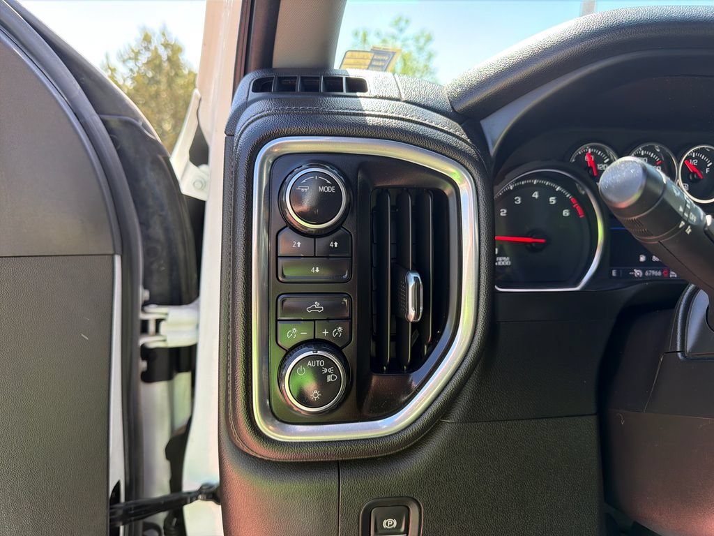 Used 2020 Chevrolet Silverado 3500 LT AWD/4WD image 14