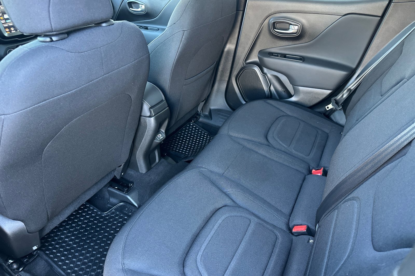 Used 2022 Jeep Renegade Latitude image 13