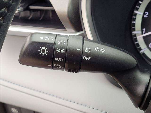 Used 2024 Toyota Highlander XLE AWD/4WD image 34