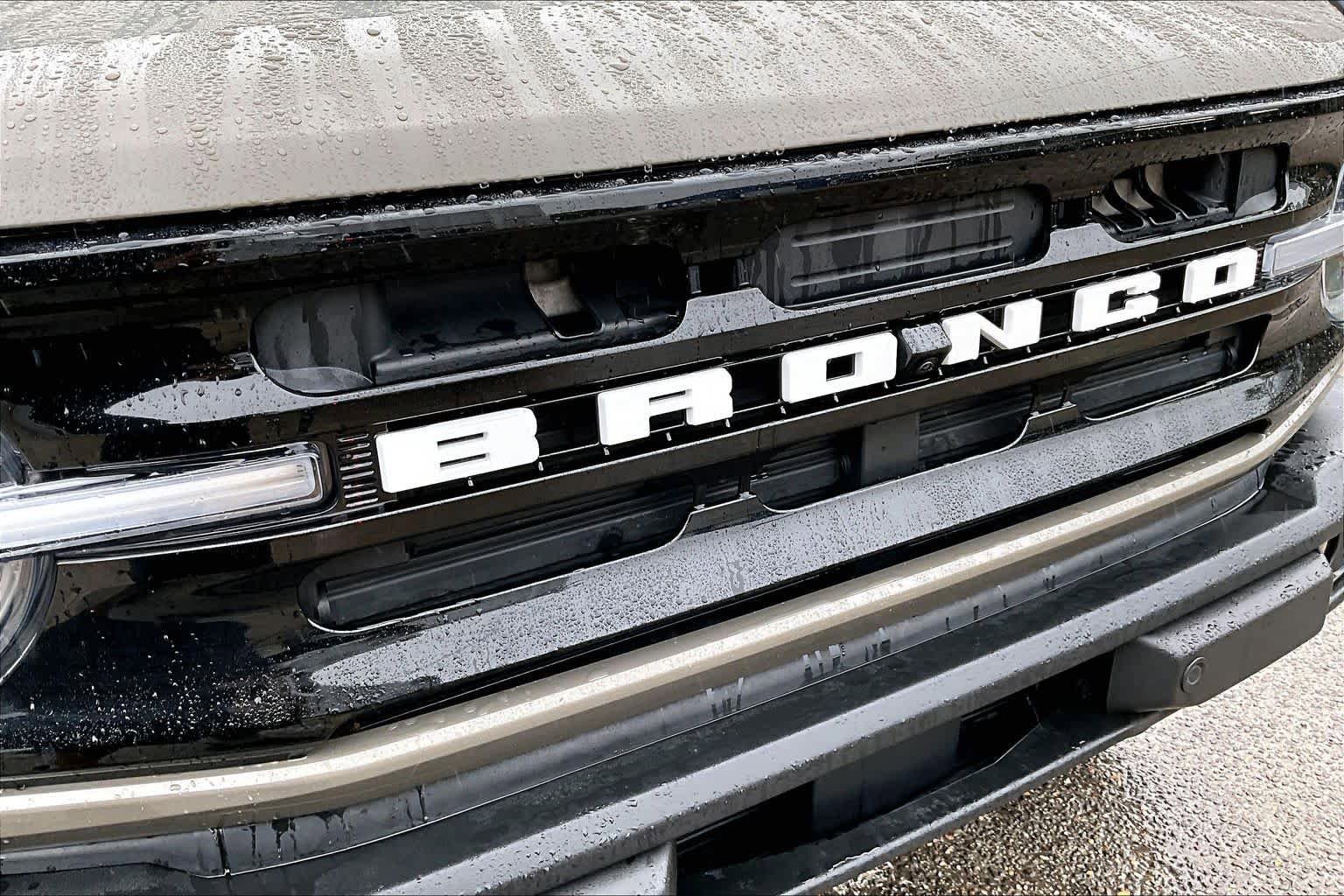Certified 2025 Ford Bronco Outer Banks w/ Sasquatch Package AWD/4WD image 30