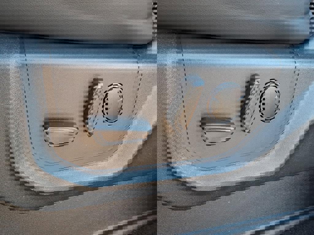 Certified 2024 Ford Expedition XLT image 6