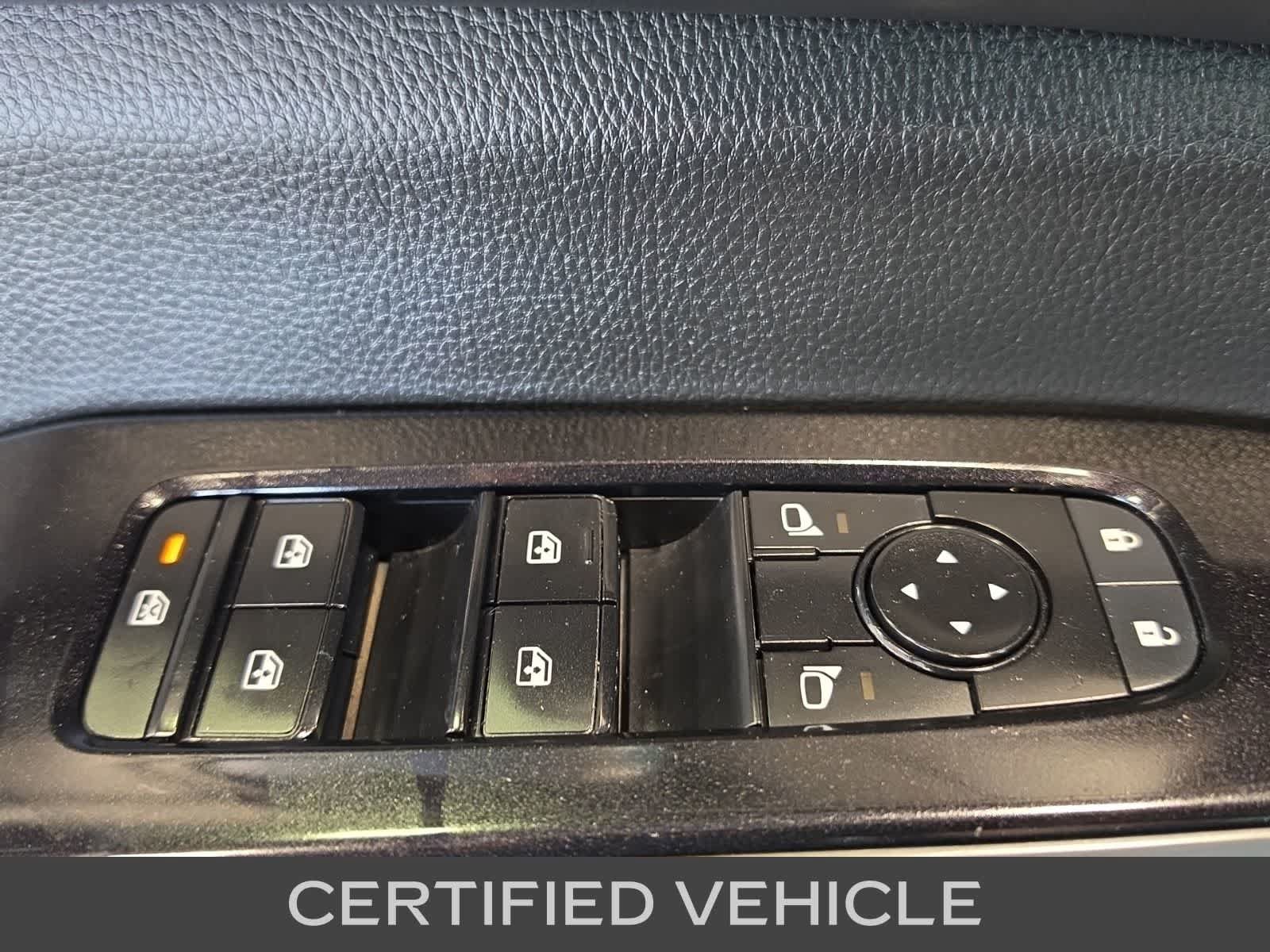 Used 2022 Nissan Pathfinder SL AWD/4WD image 18