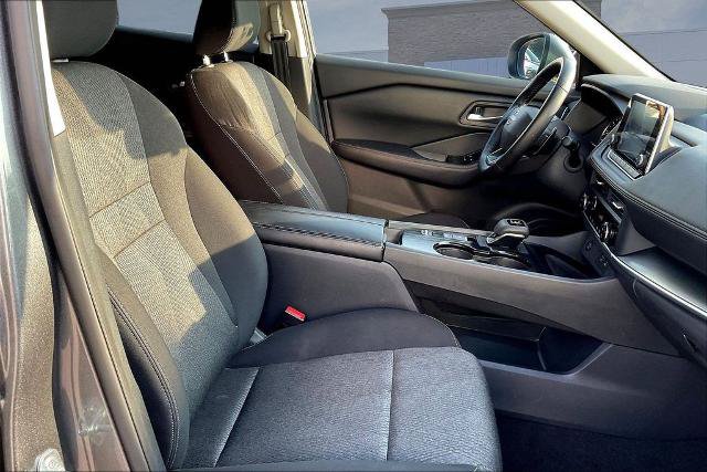 Used 2025 Nissan Rogue SV FWD image 28