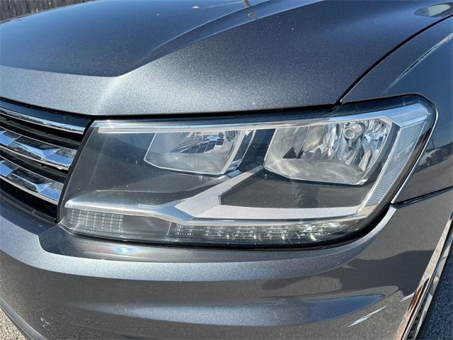 Used 2018 Volkswagen Tiguan SE w/ Panoramic Sunroof Package image 36