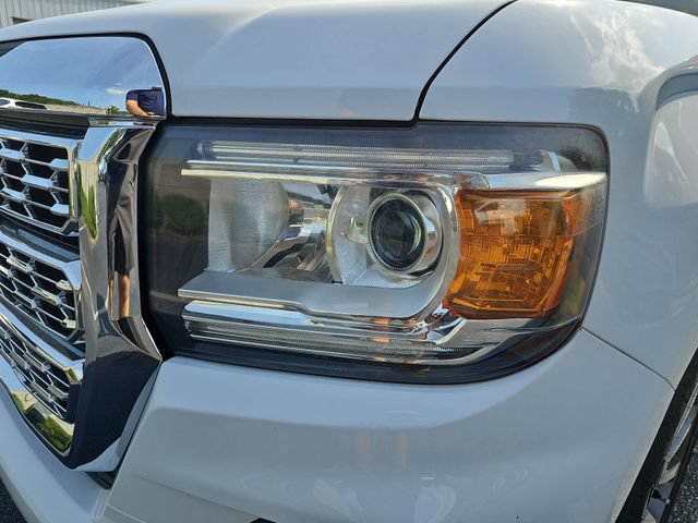 Used 2021 GMC Canyon Denali RWD image 32