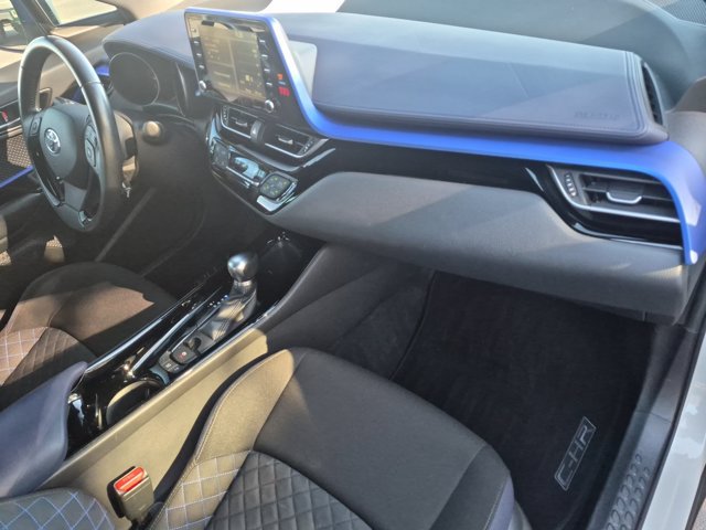 Used 2020 Toyota C-HR XLE FWD image 35