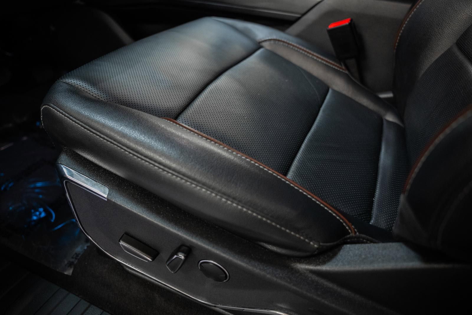 Certified 2023 Ford F150 Lariat w/ Equipment Group 502A High image 46