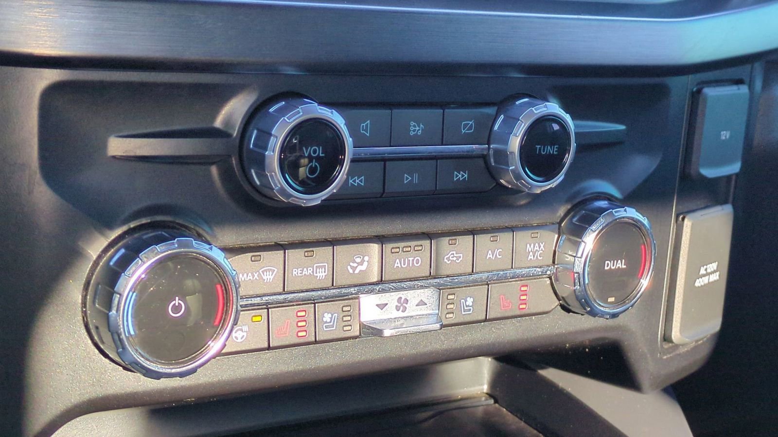 Certified 2024 Ford F250 Lariat w/ Lariat Ultimate Package image 34