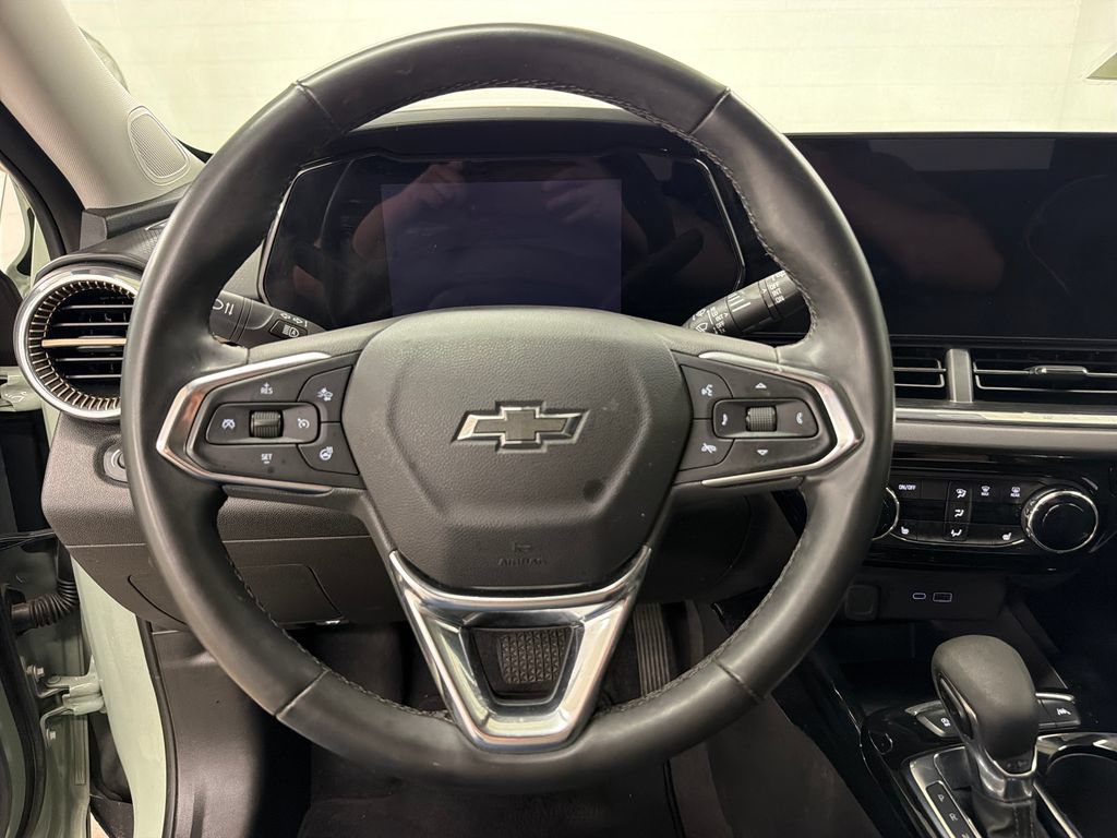 Used 2025 Chevrolet Trax ACTIV w/ Driver Confidence Package FWD image 18
