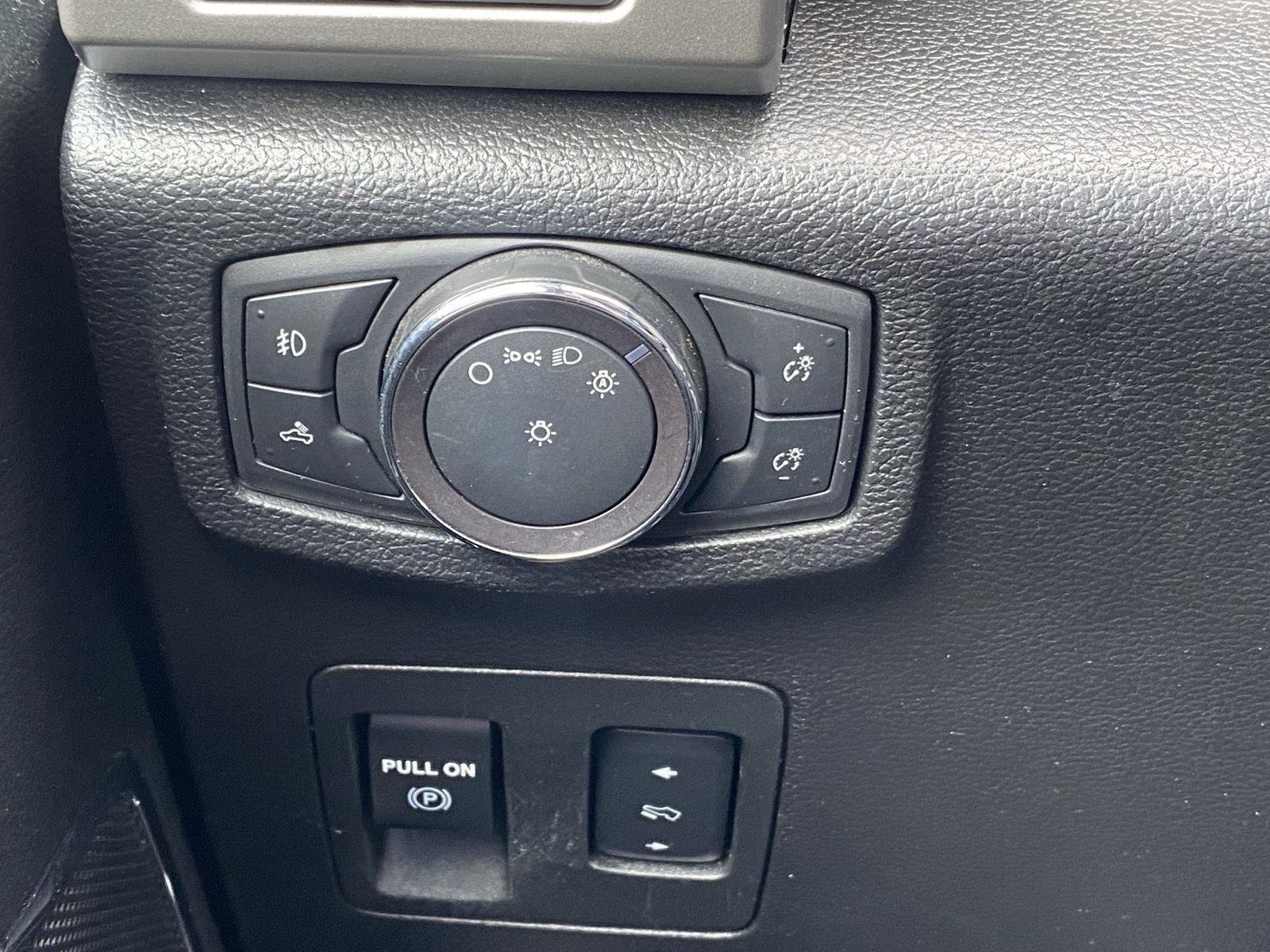 Certified 2019 Ford F150 Lariat w/ Equipment Group 502A Luxury AWD/4WD image 18