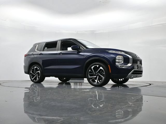 Used 2023 Mitsubishi Outlander SE FWD image 38