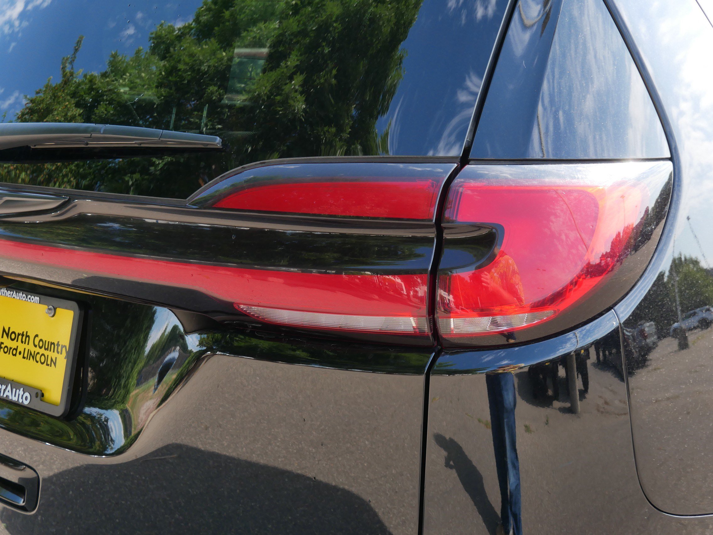 Used 2026 Chrysler Pacifica Limited w/ S Appearance Package FWD image 17
