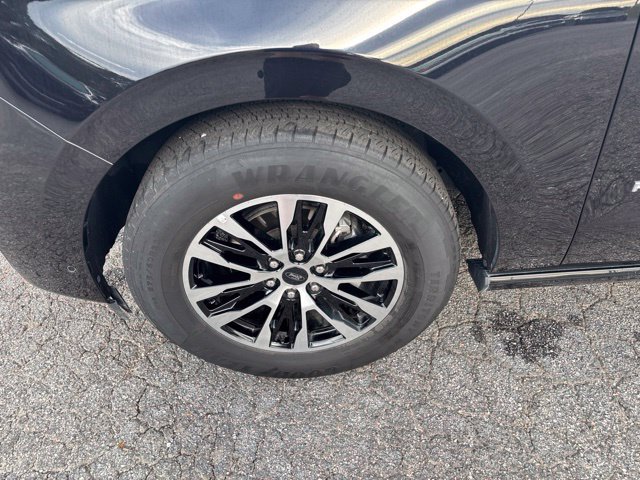 Certified 2025 Ford Expedition Platinum AWD/4WD image 30