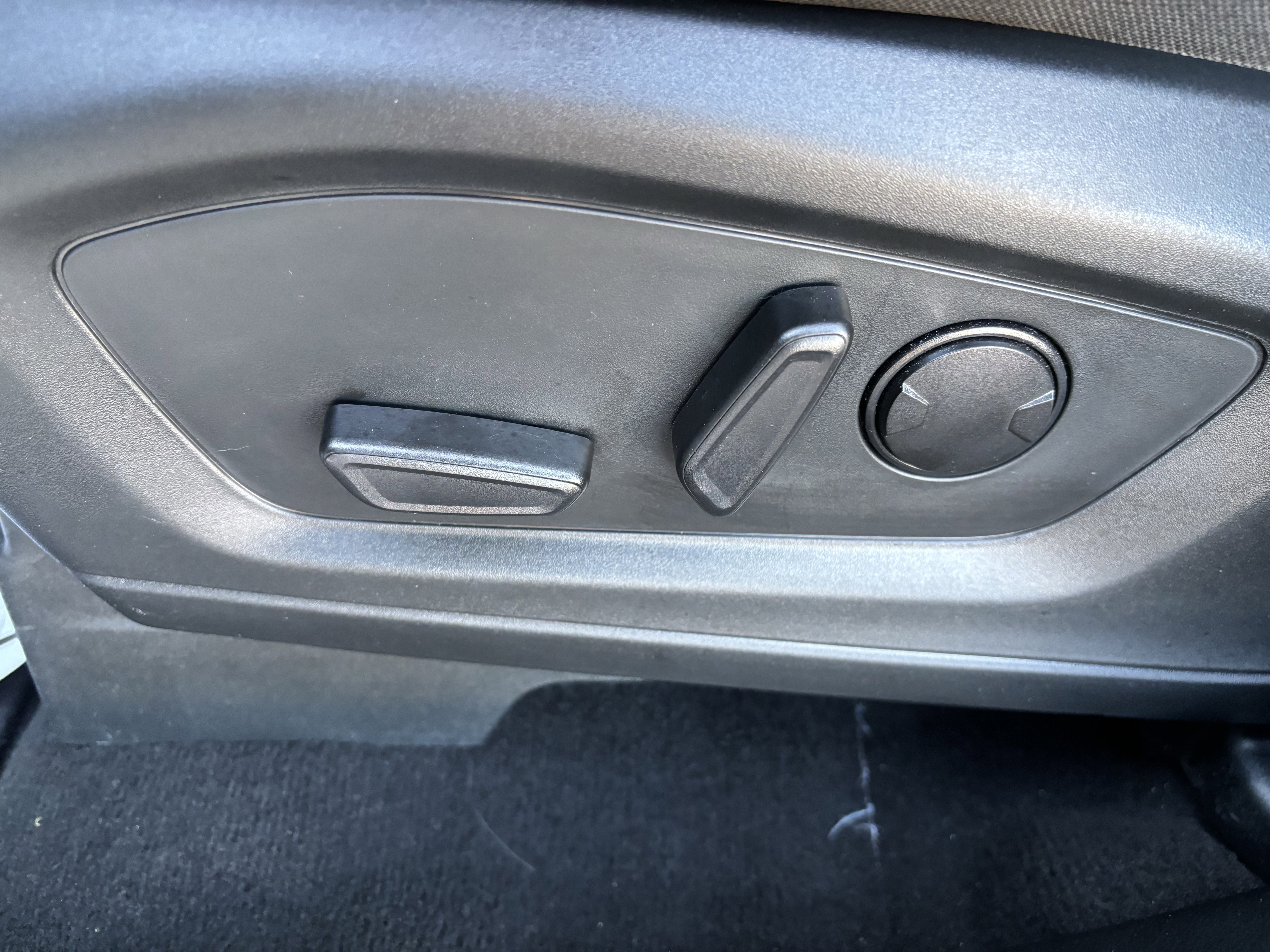 Certified 2023 Ford Explorer XLT image 18