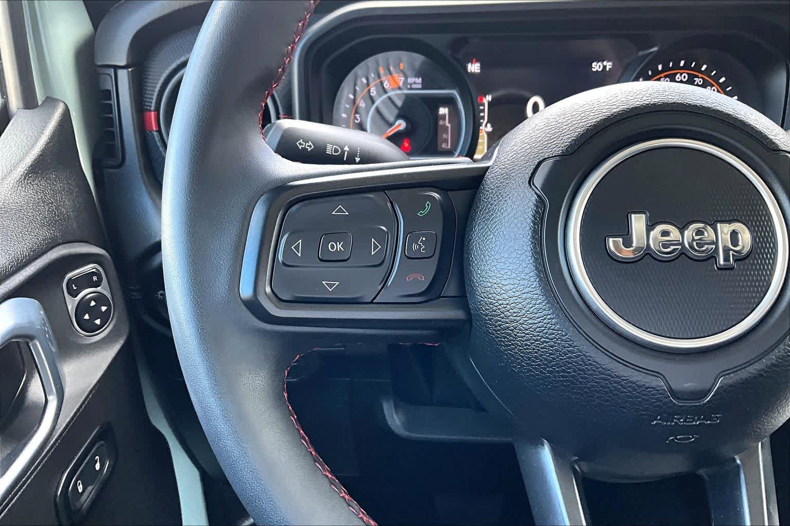Used 2024 Jeep Wrangler Unlimited Rubicon AWD/4WD image 24