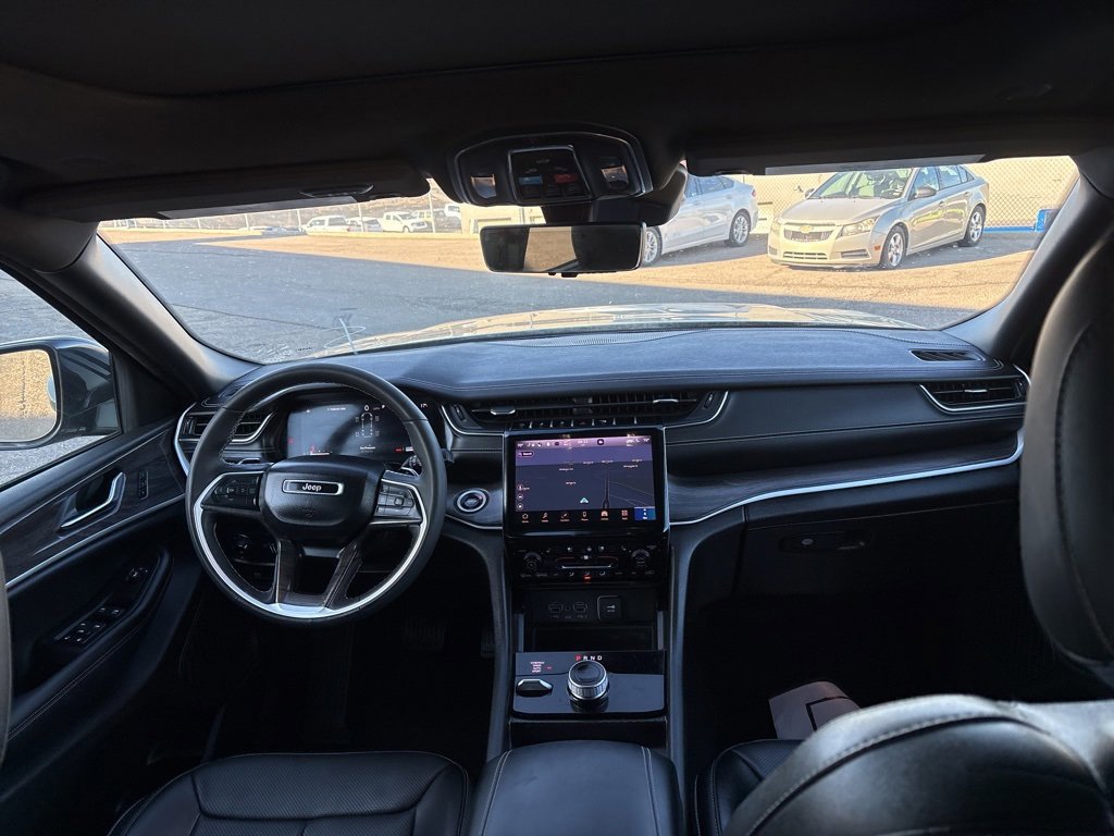 Used 2024 Jeep Grand Cherokee L Limited w/ Luxury Tech Group II image 10