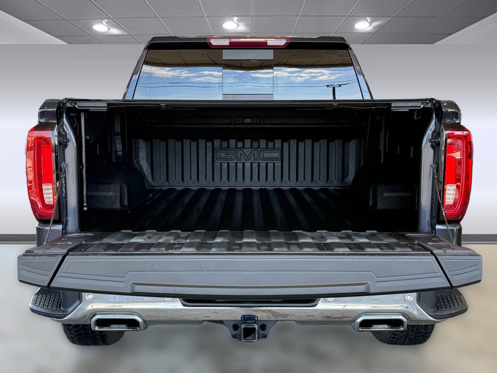 Used 2022 GMC Sierra 1500 SLT w/ SLT Premium Plus Package image 31