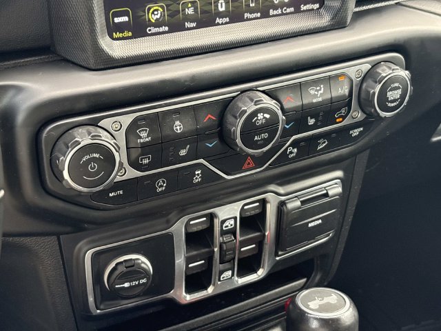 Used 2021 Jeep Wrangler Unlimited Sahara AWD/4WD image 33