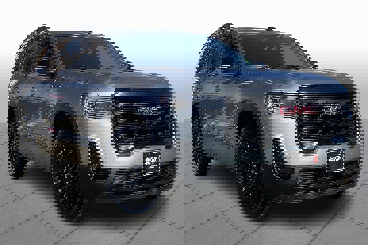 Used 2023 GMC Acadia SLE w/ Elevation Edition image 2